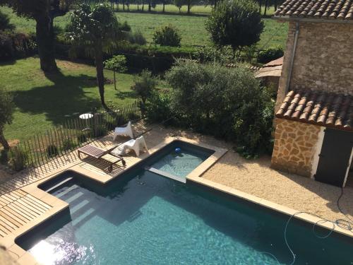 Ferme St Pierre gîte, pisc, repas, 2-3 personnes chambre d'hôte Chabeuil