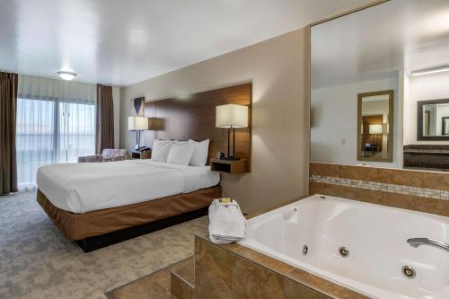 Best Western PLUS Lake Front Hotel