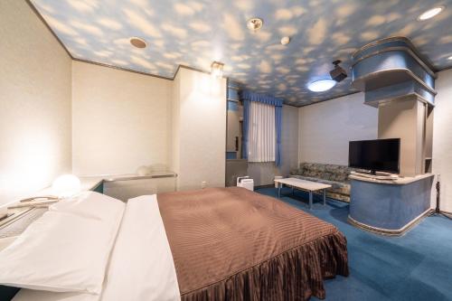 room detail thumbnail 1