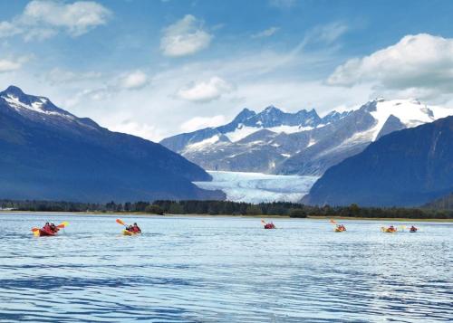 Raw Gold - Affordable, Near Mendenhall Glacier, Trails, and Conveniences - DISCOUNTS ON TOURS! thumb 4