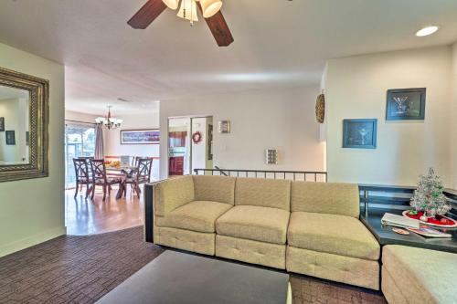 Vegas Oasis Home with Pool and Spa 7 Miles to Strip, Las Vegas (photo 6)