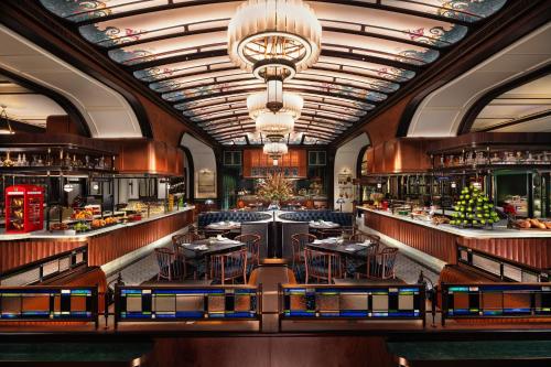 Highly-rated bar