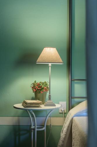 Double Room with Street View