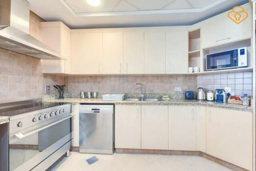 Keysplease Seaview 2 B/R With Beach access Palm Jumeirah - image 6