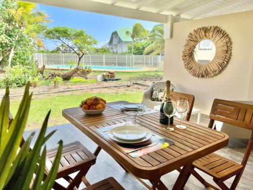 Maracuja 5, Orient Bay village, walkable beach at 100m