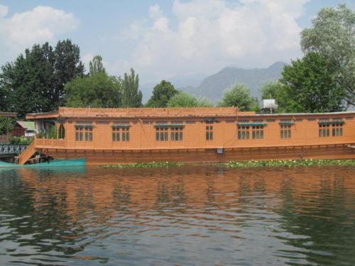 B&B Srinagar - RITZ Houseboats - Bed and Breakfast Srinagar
