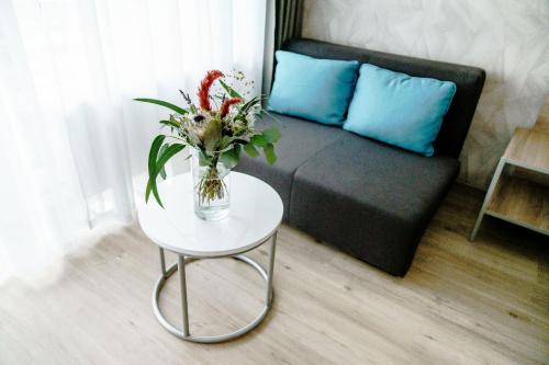 Apartment with Mountain View image 10