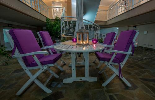 Sky Hotel – Sarti, MO