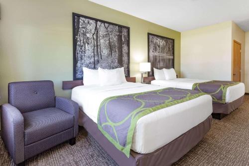 2 queen beds