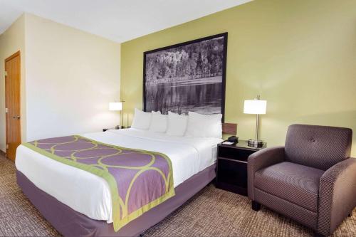 Super 8 by Wyndham Emmetsburg - image 2