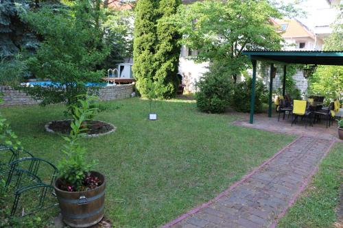 Hotel Attaché - main image