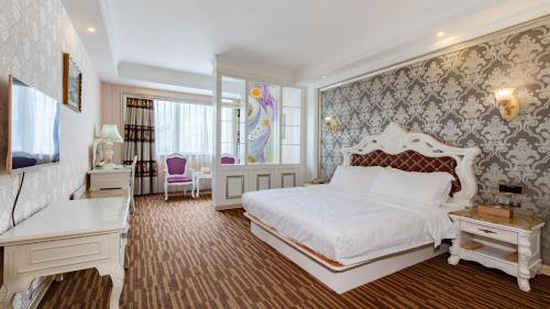 URBA Hotel Henderson Plaza