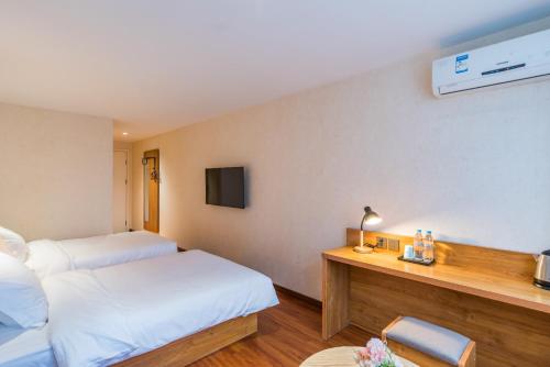 URBA Hotel Huayuan Subway Station