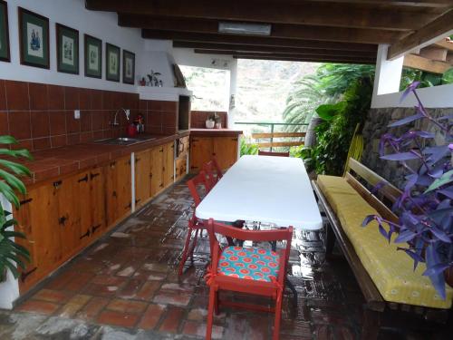  Casa La Poyata - Taganana, Pension in Santa Cruz de Tenerife
