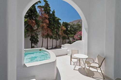 Cavo Bianco Boutique Hotel & Spa Cavo Bianco is a popular choice amongst travelers in Santorini, whether exploring or just passing through. The hotel offers guests a range of services and amenities designed to provide comfort and con