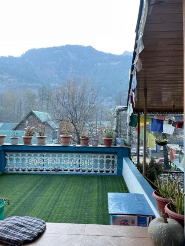 Lovely 3 bedroom cottage with rohtang valley view