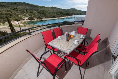  Apartments Vidov by the beach in Kali