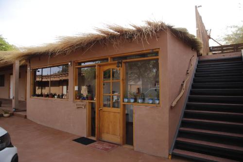 Atacama Checar, Hostal