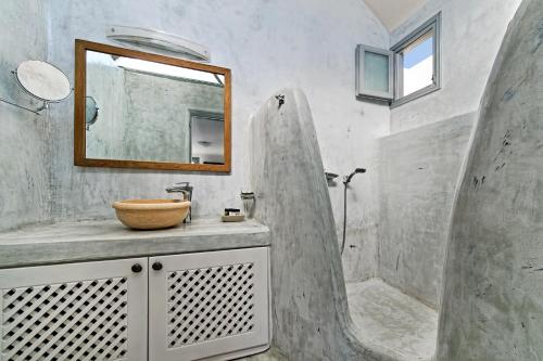 Lava Suites & Lounge Hotel