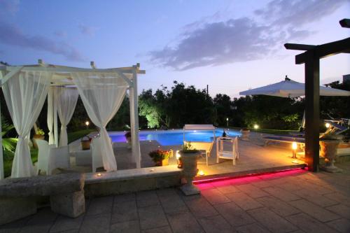 Villa Luisa villa con piscina e Vasca Idromassaggio vicino Otranto in Karpidžnano Salentino