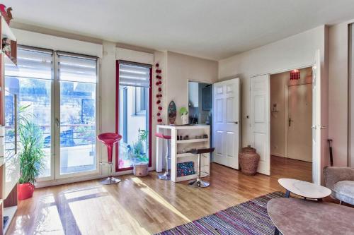 Charming and calm flat with parking in Paris Place de la Bastille - Welkeys - Location saisonnière - Paris