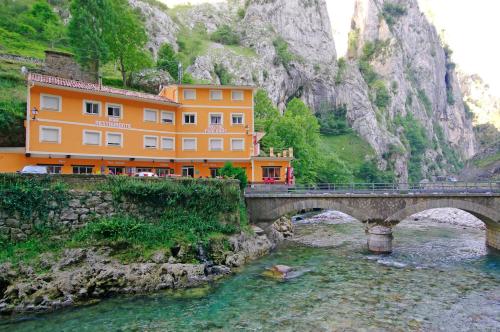 Hostal Poncebos 1