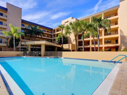 Gulf and Bay Club 204C Beach Front Spa 3 Pools Sleeps 6 2 Bedroom Gym - image 2
