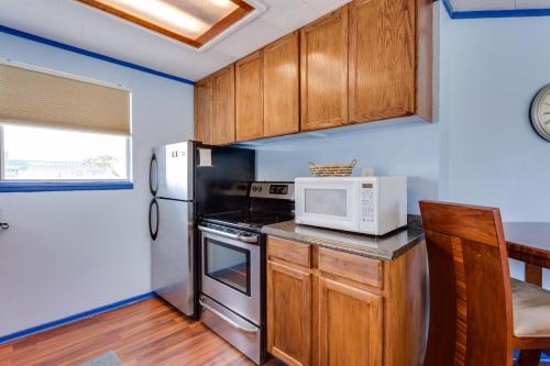 Snowbird Landing Sleeps 2 1 Bedroom Pet Friendly - image 11