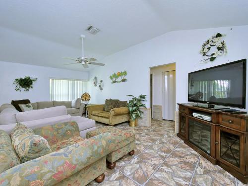 Palm Paradise 3 Bedrooms Sleeps 8 Canal View Private Pool Boat Dock - main image