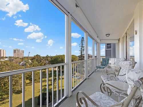 Marina Towers 406 2 Bedrooms Sleeps 6 Bay Front Elevator Heated Pool