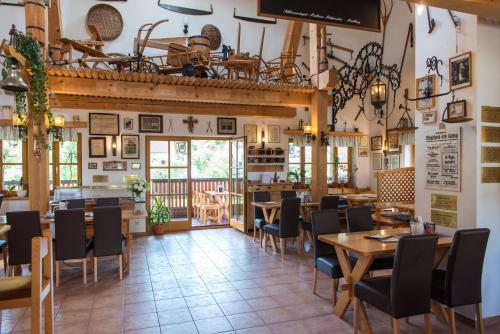 ห้องอาหาร, heurigengasthof prinz in เซเฟลด์ คาโดลซ์