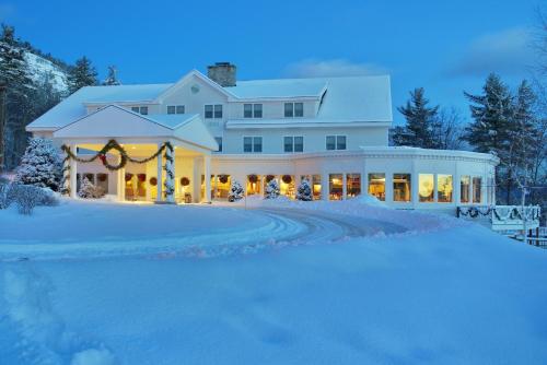 White Mountain Hotel and Resort in Hales Location (NH)