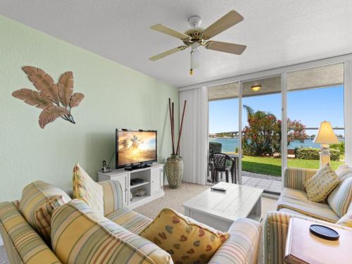 Bahia Vista 13-150 2 Bedroom Sleeps 4 Heated Pool Spa Near Beach Ground Floor - image 6