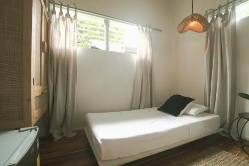 1 double bed, 1 twin bed