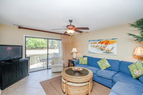 Inland Harbour 2429 Golf View 2 Bedrooms Sleeps 8 Pool