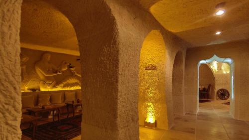 Phocas Cave Suites - image 8