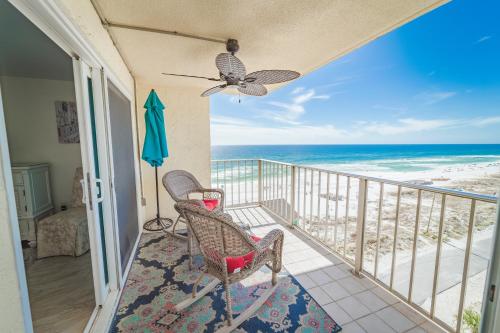 Regency Towers 803 3 Bedrooms Beachfront Pool Beach Chairs Sleeps 10 - image 10