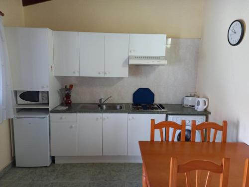  Lovely 1-Bed Bungalow in Parque Holandes in La Oliva