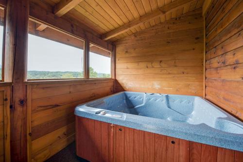 Bear Hyde 3 Bedrooms Sleeps 10 Walk to Resort Pool Fitness Game Room - image 12