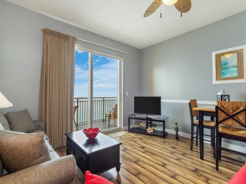 Sterling Reef 1904 2 Bedroom Penthouse Beach Front Pool Sleeps 6 - image 3