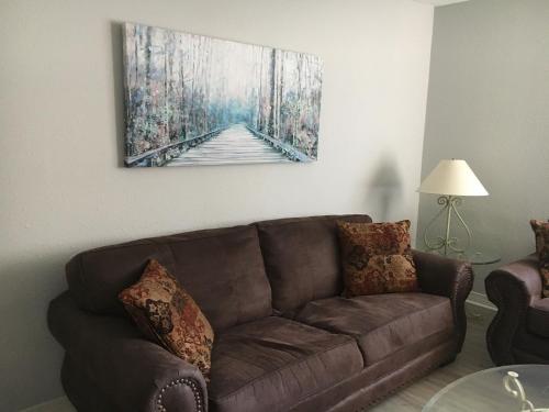 Gulf Highlands 129 2 Bedrooms Pools Gym Tennis Sleeps 6 - image 3