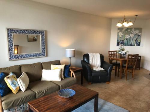 Kauhale Makai 430 1BR Ocean Front Pool Wi-Fi Sleeps 4 - image 5