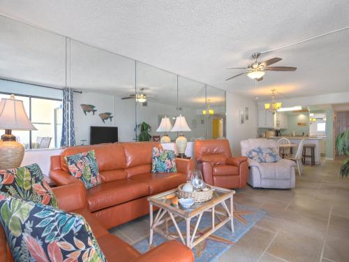 Regency Towers 802 3 Bedrooms Beachfront Wi-Fi Pool Sleeps 8 - image 10