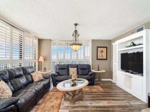 Edgewater Tower 3 1114 3 Bedrooms Beach Front Pool Gym Sleeps 8 - image 2