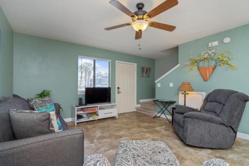 Gulf Highlands 109 2 Bedrooms Heated Pool Access WiFi Sleeps 6 - image 4