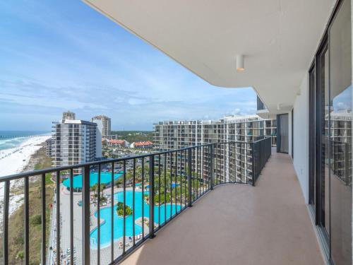 Edgewater Tower 3 1114 3 Bedrooms Beach Front Pool Gym Sleeps 8 - image 8
