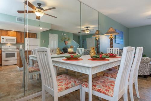 Gulf Highlands 109 2 Bedrooms Heated Pool Access WiFi Sleeps 6 - image 10