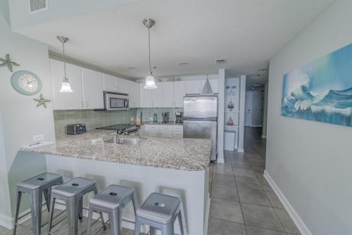 Grand Panama 1302 - Tower I 2 Bedrooms Sleeps 8 Beachfront Pool Wi-Fi Pet-Friendly - image 8