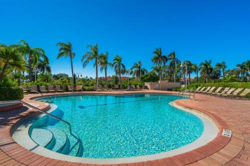 Vista Verde North 2-110, 2 Bedrooms, Pool Access, Hot Tub, Sleeps 6 in Point Brittany, USA