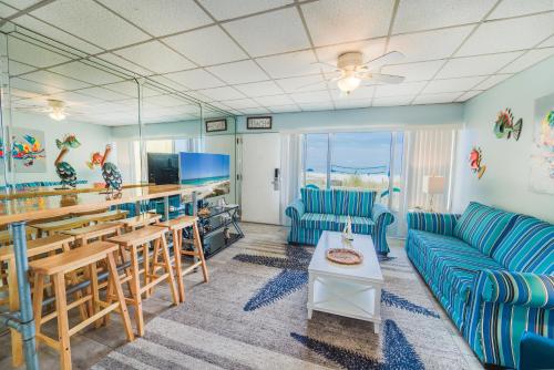 Continental 118 1BR Pool Gulf Front Wi-Fi Sleeps 6 - image 7